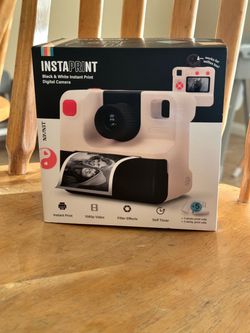 Instaprint digital camera