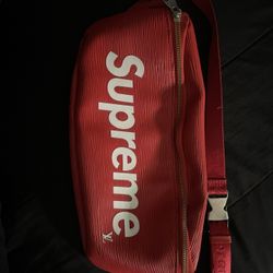 supreme x LV bumbag (fanny pack) need gone asap 