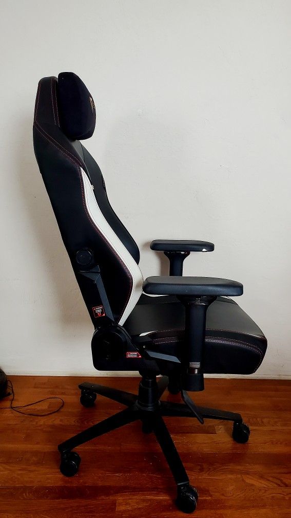 Premium Gaming Chair, Secretlab Titan EVO