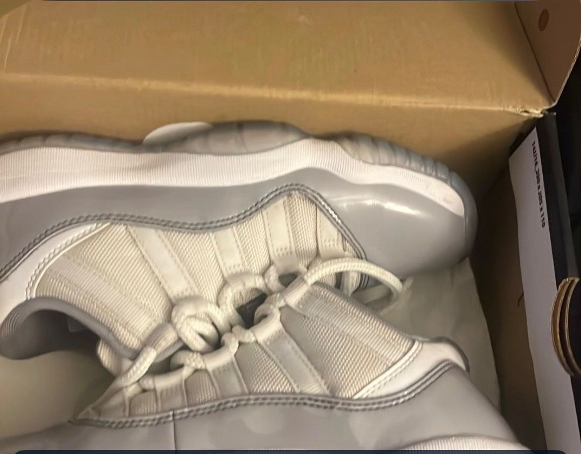 Jordan 11 Retro Low (GS) Size 4.5Y