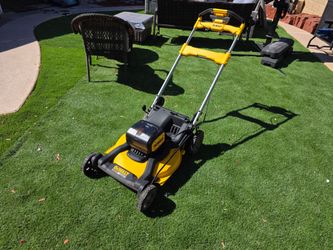 Dewalt 21 in. Cordless Battery Powered Push Lawn Mower