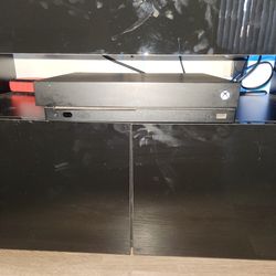 Xbox ONE w/ controller