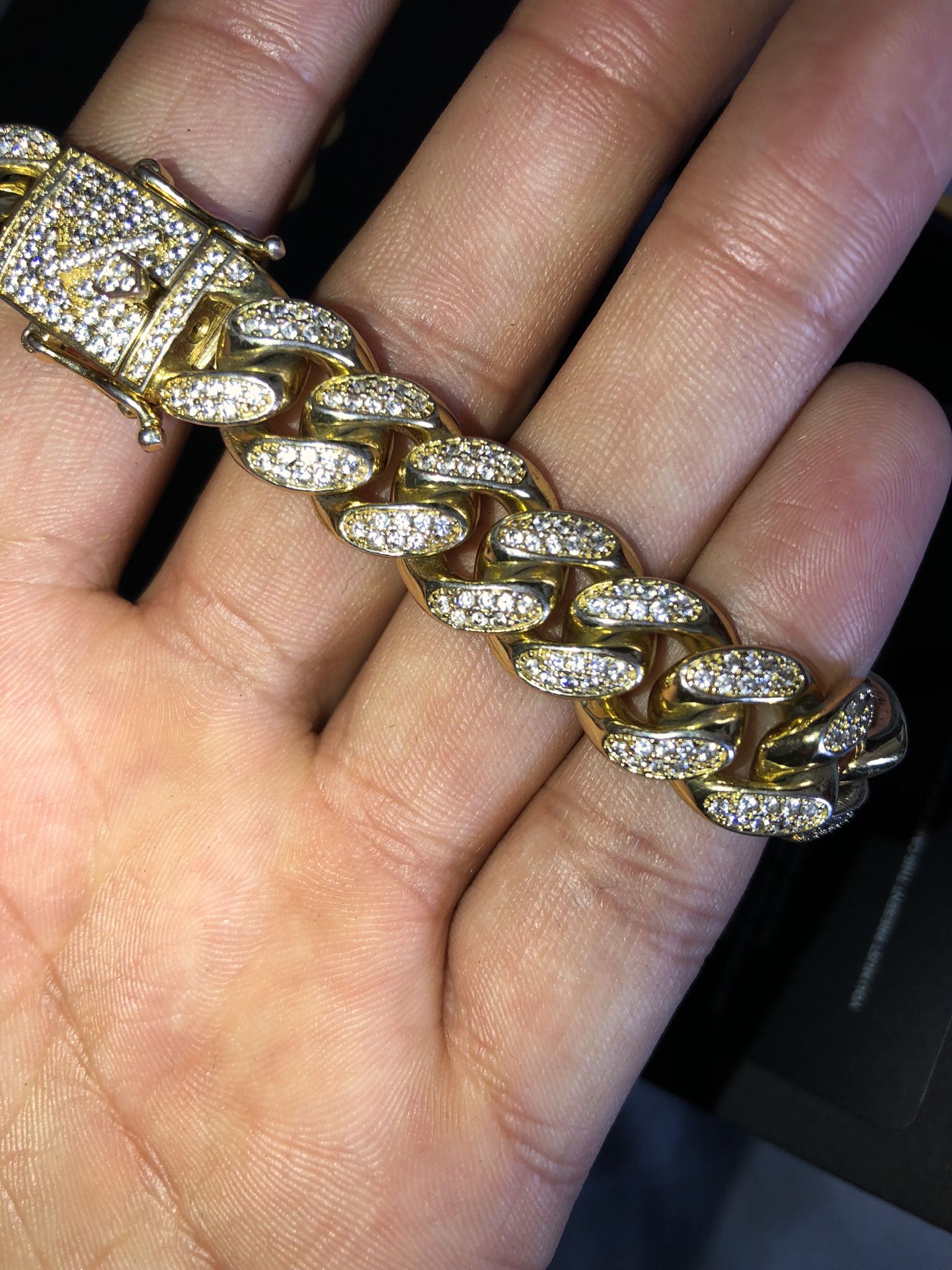 Shop Gld Cuban Link - Main Image