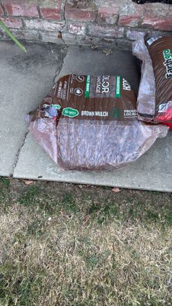 Free 3 bags of Brown mulch