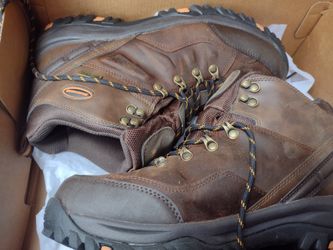 Skechers Boots STILL IN BOX!!