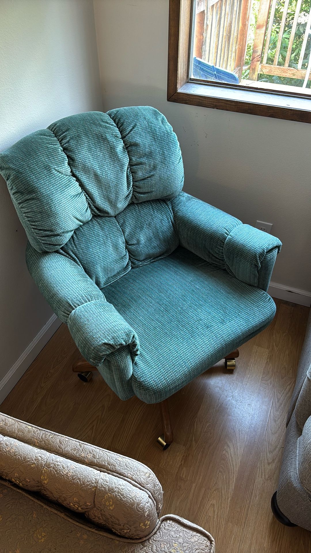 Blue/Green Roller Chair