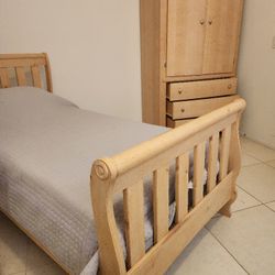 Twin Bed Classic Plantation Style Desing On Headboard Footboard And TV And Closet Hard Wood And Strong Furniture. 