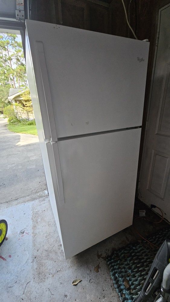 18 Cu Whirlpool Refrigerator