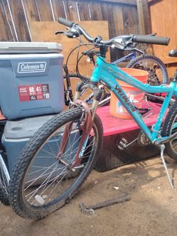specialized hardrock sport mountain bike