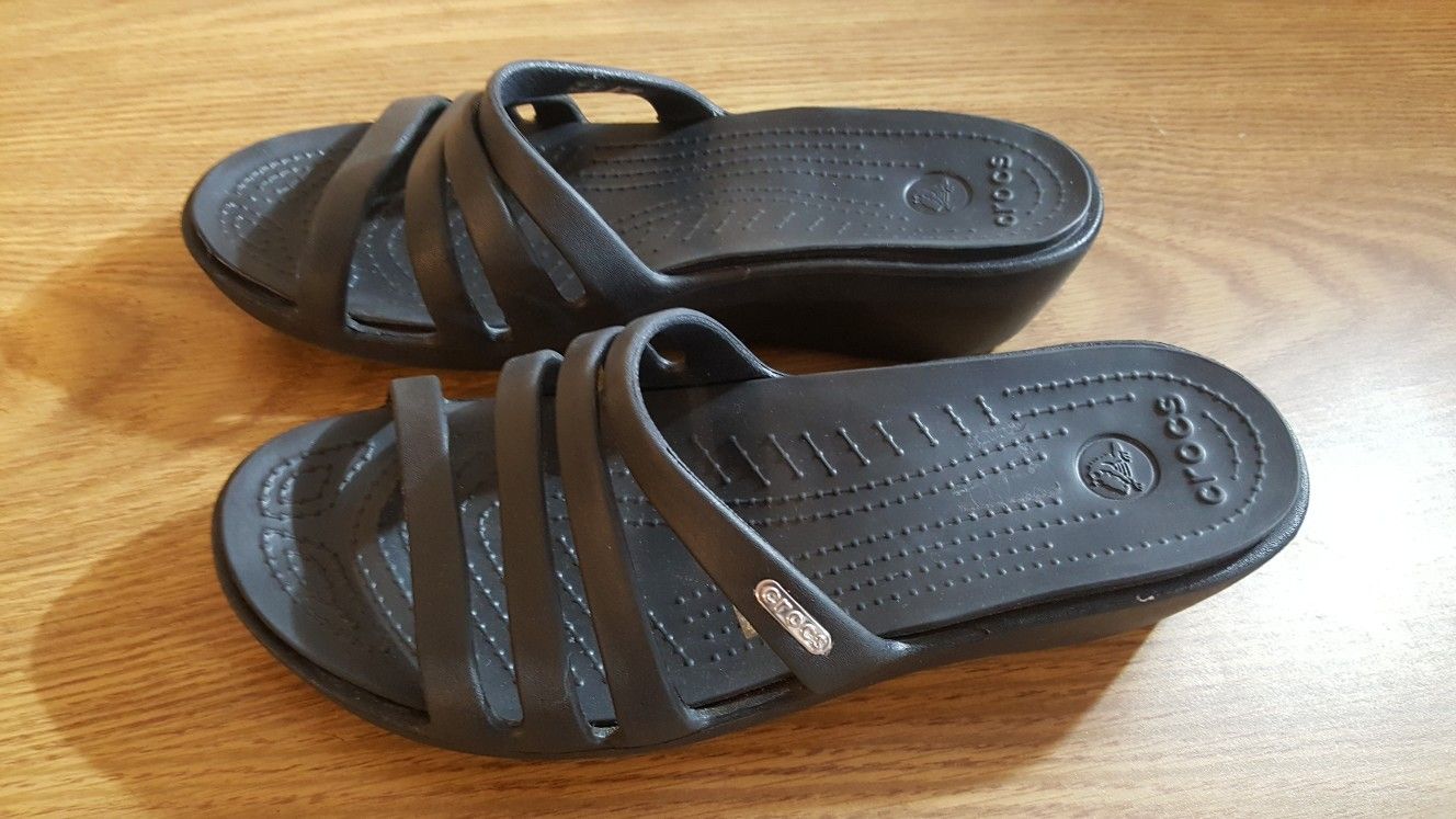 Crocs Sandals Size 9