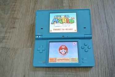 Nintendo DSi Ice Blue Handheld System w/ Charger