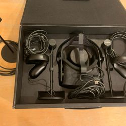 Oculus Rift CV1 PC VR Headset - Controllers & 3 Sensors