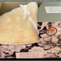 Womens Slippers Brand New Size 9/10 