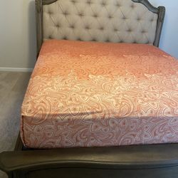 King Size Bed - Havertys Quality 