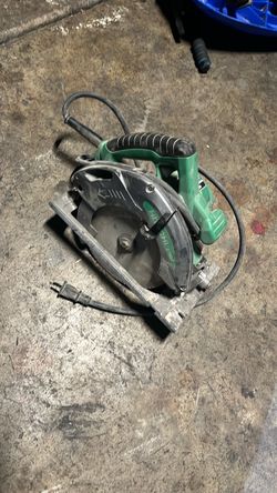 Hitachi circular saw