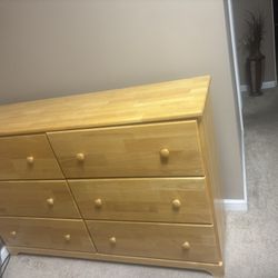 Wooden 6 Drawer Dresser 