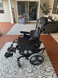 Quickie Iris Tilt-in-Space Manual wheelchair
