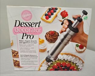 NIB Wilson Dessert Decorator Pro With Bonus Recipes