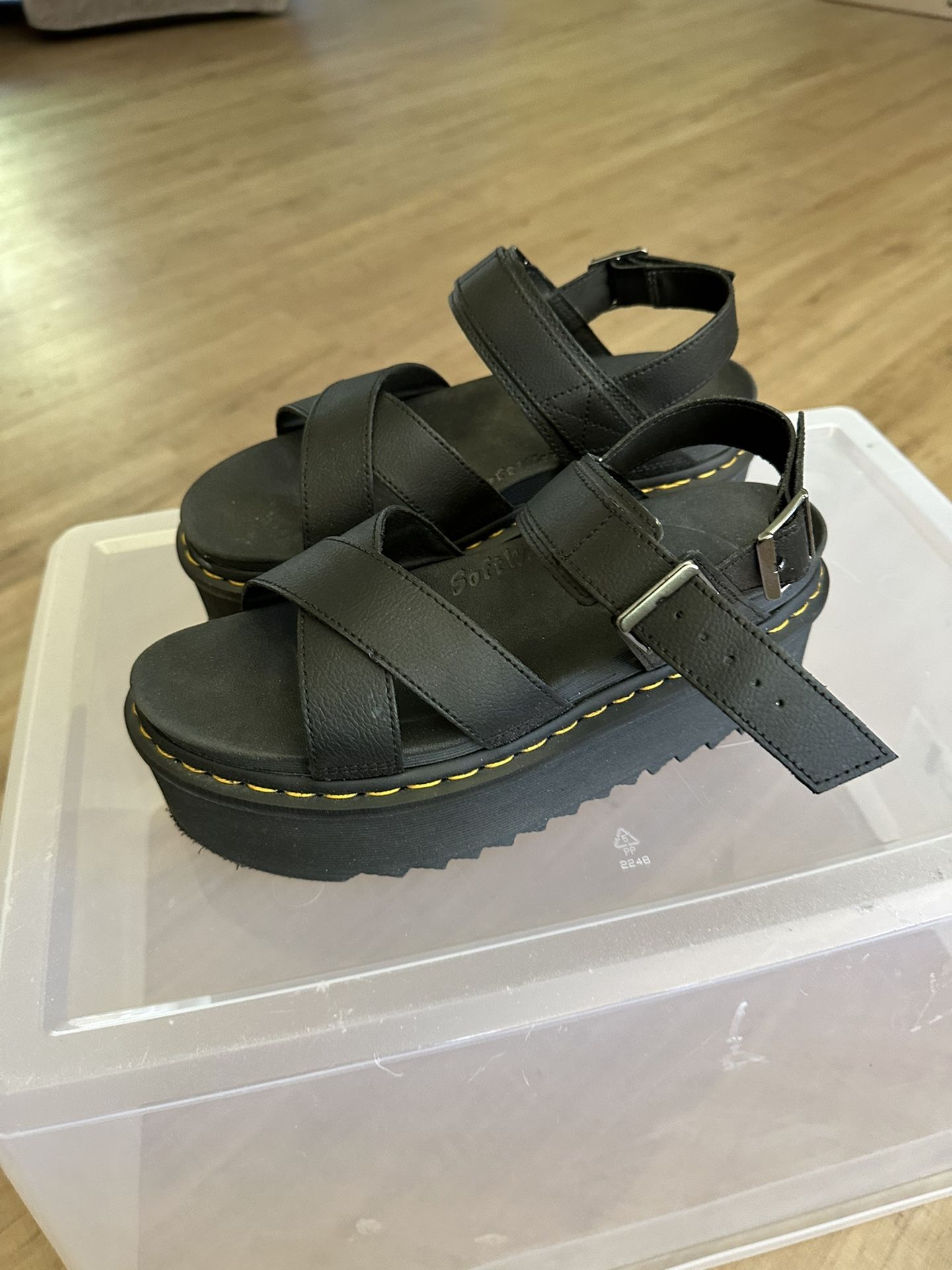 Dr.Marten-Voss Woman, Leather Strap, Sandals