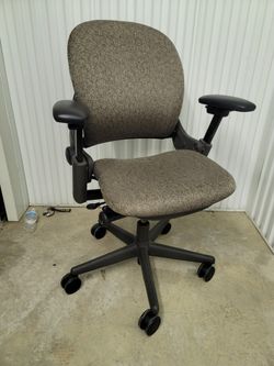 Steelcase Leap V1