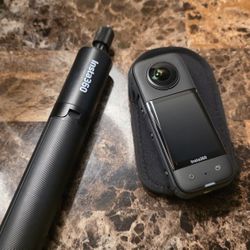 Insta360 x3 w/ Selfie Stick - excellent condition