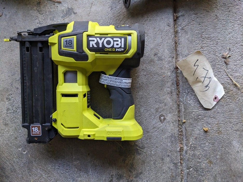 Ryobi 18 Gage Brad Nail- Tool Only ( 2)