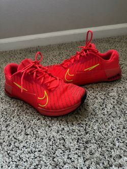 Nike Metcon 9 Size 11 Bright Crimson/Black/Volt