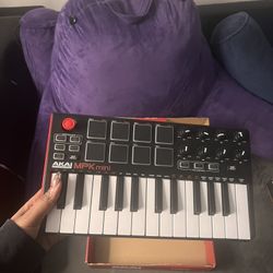 AKAI Professional MPK Mini MK3 - 25 Key USB MIDI Keyboard Controller