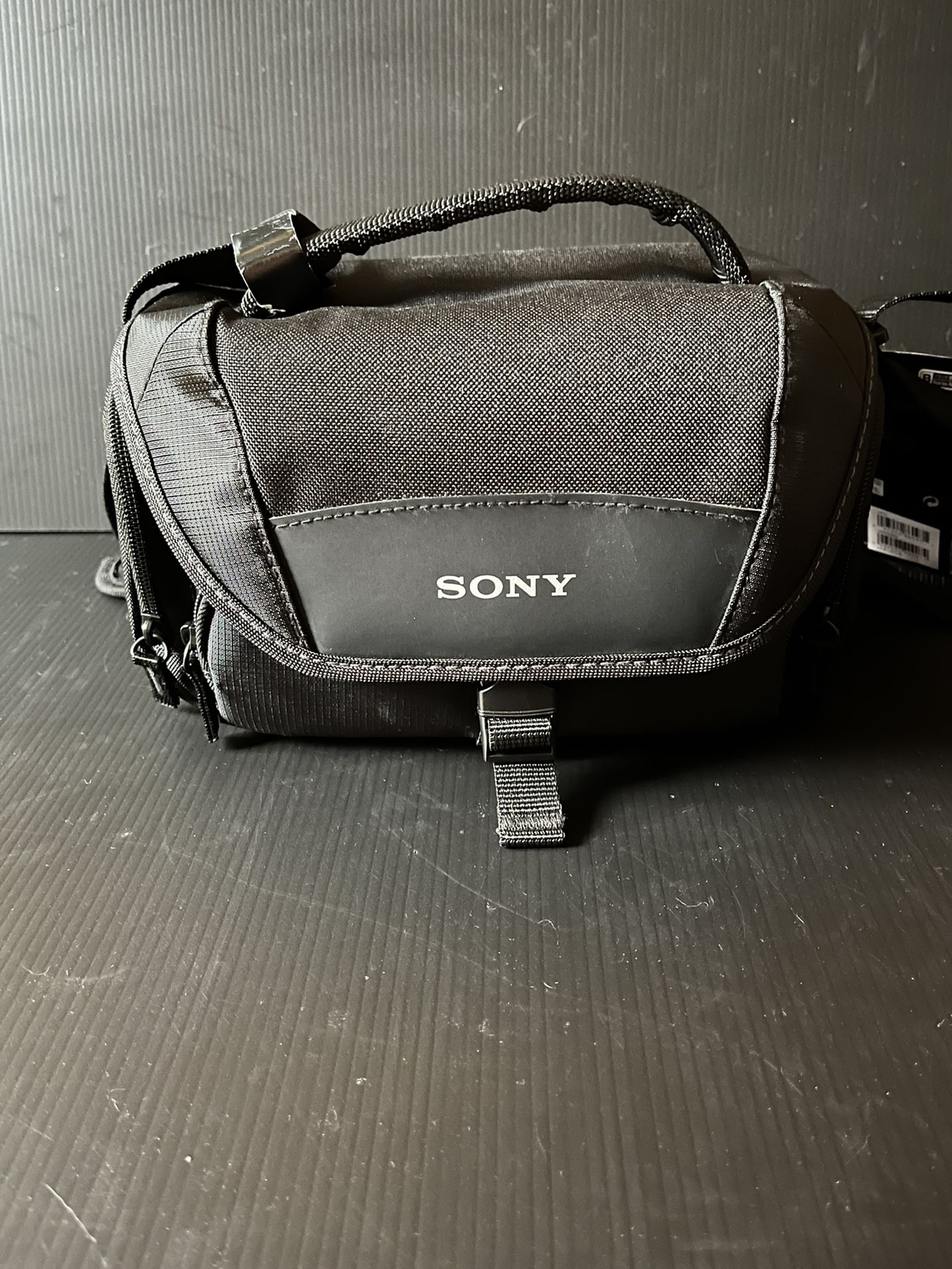 Sony LCS-U21 Soft Carrying Case - Black 