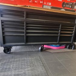 72" 18 DRAWERS ROLLING TOOL BOX 