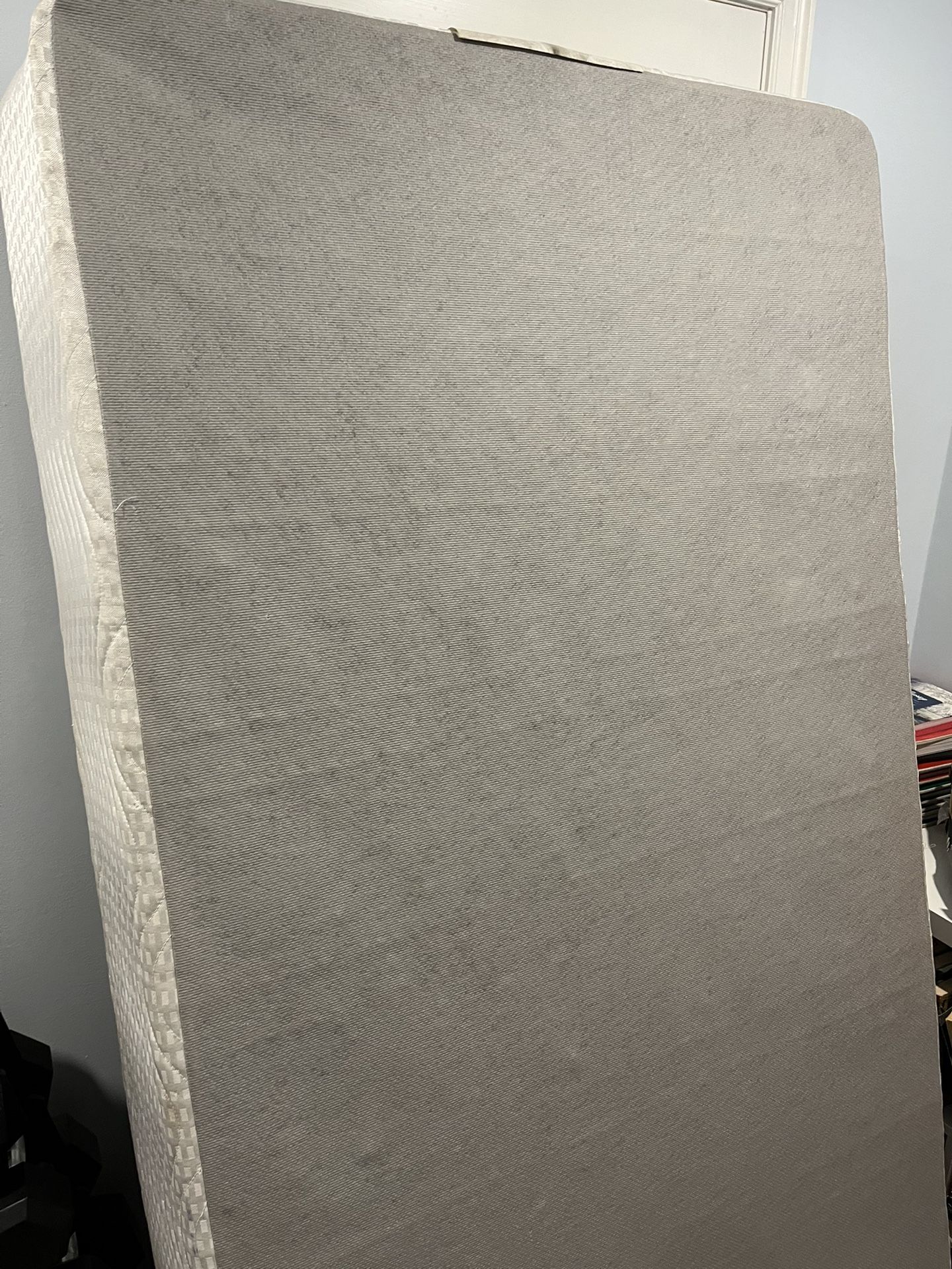 Box Spring -Simmons