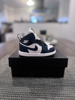Jordan 1 Mid (TD) Size 4c