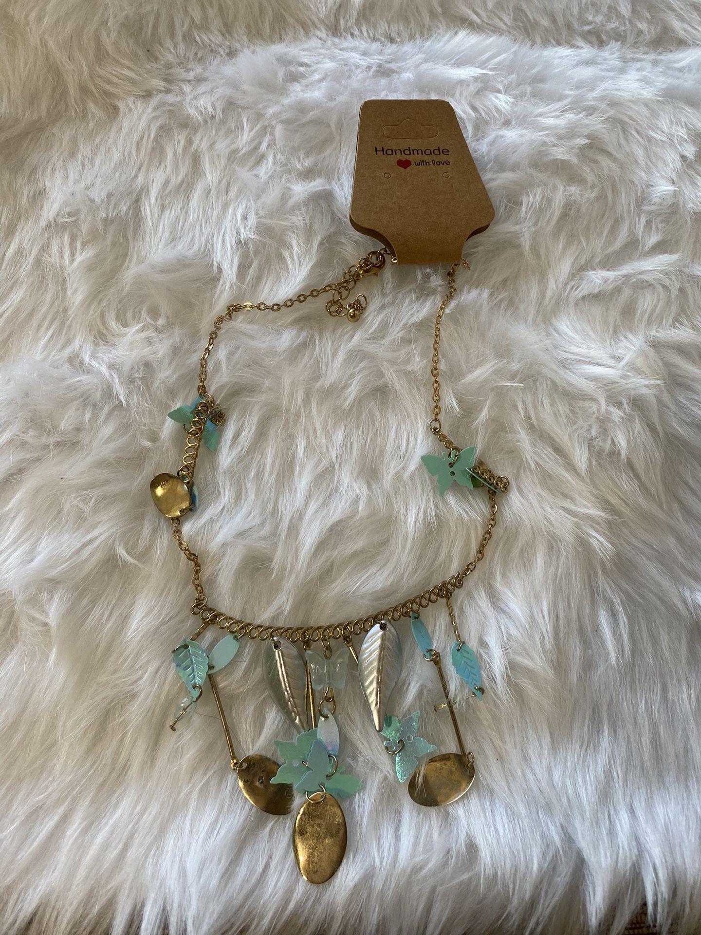 NECKLACE WITH BUTTERFLIES
