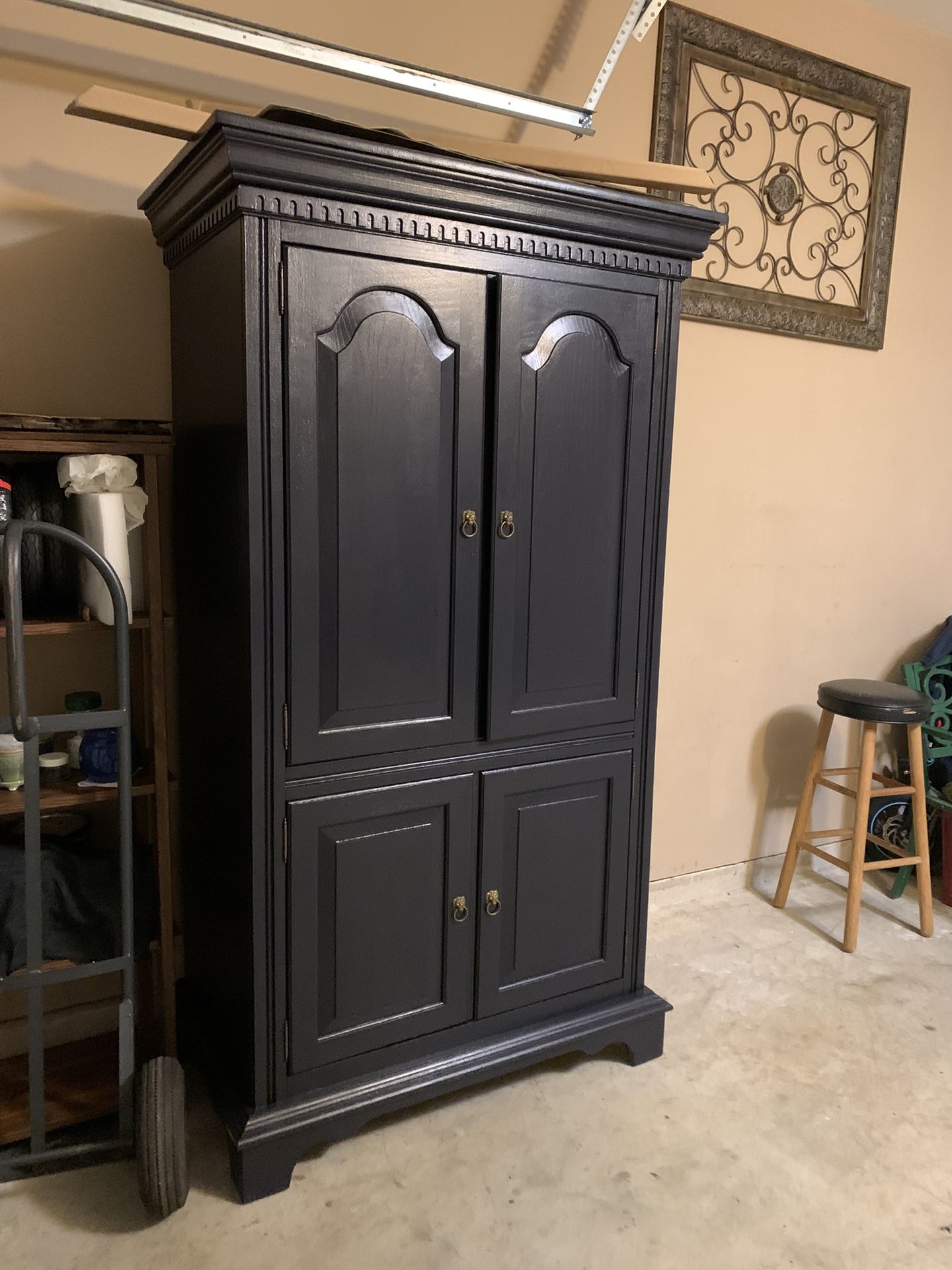 Fabulous Wardrobe/ Hermoso Guardarropa/ Brackets To Hang Clothes, Adjustable Shelves/ Madera