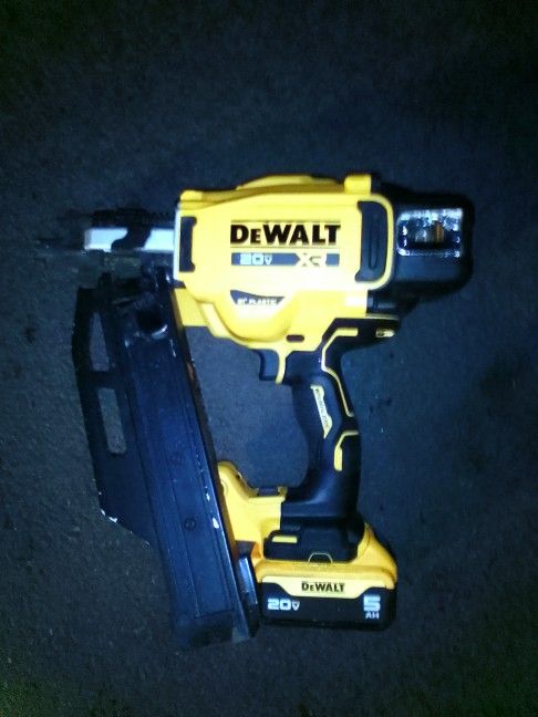 20v DeWalt Xr Nailer DCB920