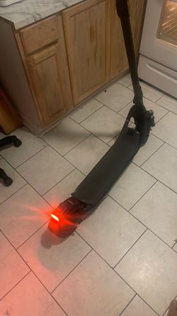 Adult electronic scooter