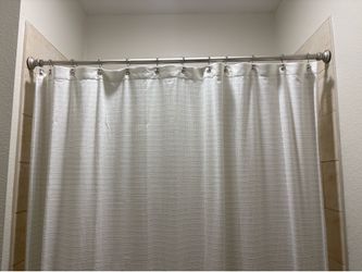 Shower curtain rod (silver) with hooks