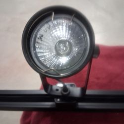 NEW A GREAT QUALITY EXTREMELY BRIGHT AND STYLISH "NUVO" 2 LED BULB TRACK LIGHTING. THESE WILL BRIGHTEN UP ANY ROOM!!!