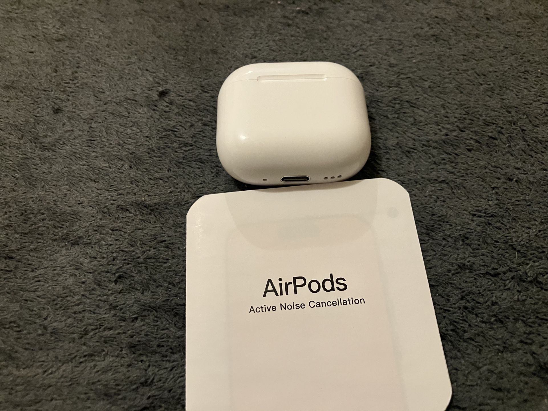 Airpods 4 Active Noise Canceling