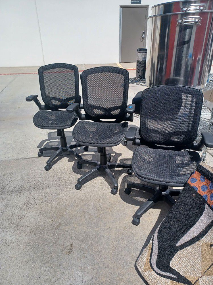 Office Chairs Or Computers Chairs Eachb80