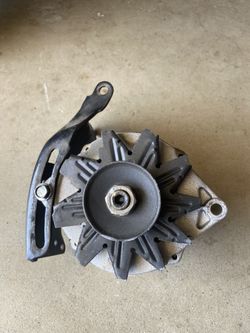 Chevy Small Block, Alternator Good Condition