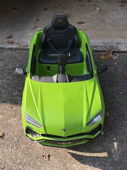 Lamborghini Urus kids car with remote and Bluetooth