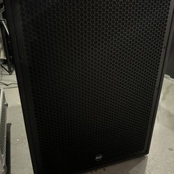 RCF SUB 8005 AS POWERED SUBWOOFER 