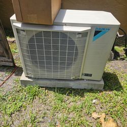 Ac condenser daikin