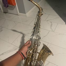 Bundy ll Saxophone