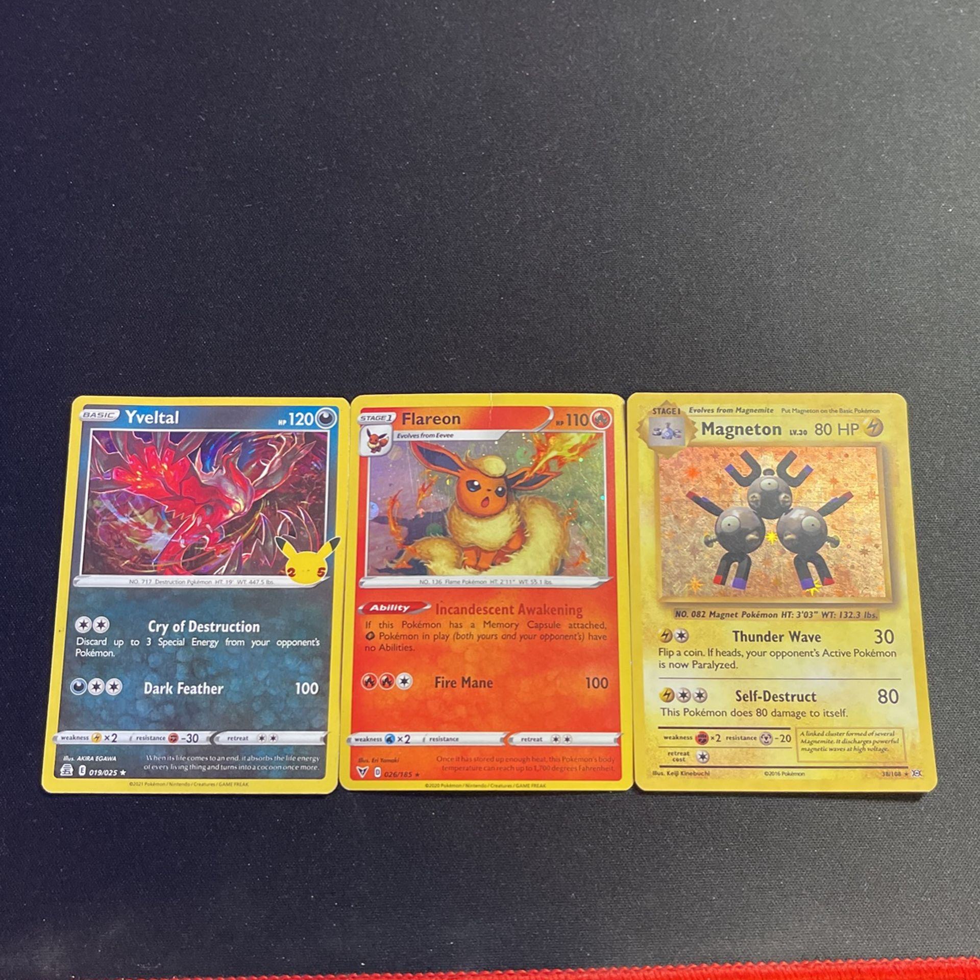 Holo Non Used Magnetron Non Graded Flareon Used Holo Yveltal Non Used Holo