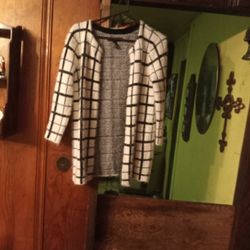 Light Weight Checkered Winter Cardigan 