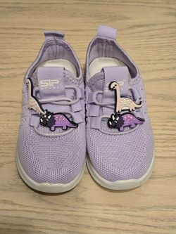 Purple toddler shoes