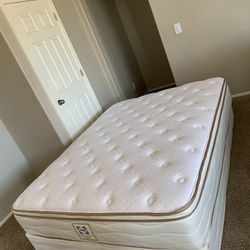 QUEEN PILLOW TOP SEALY MATTRESS AND FREE BOX SPRING 