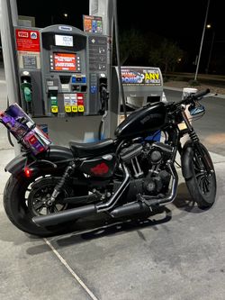 2012 Harley Davidson Sportster Iron 883 - Clean Title - Runs great.